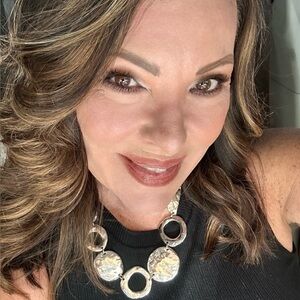 Meet your Posher, Tami